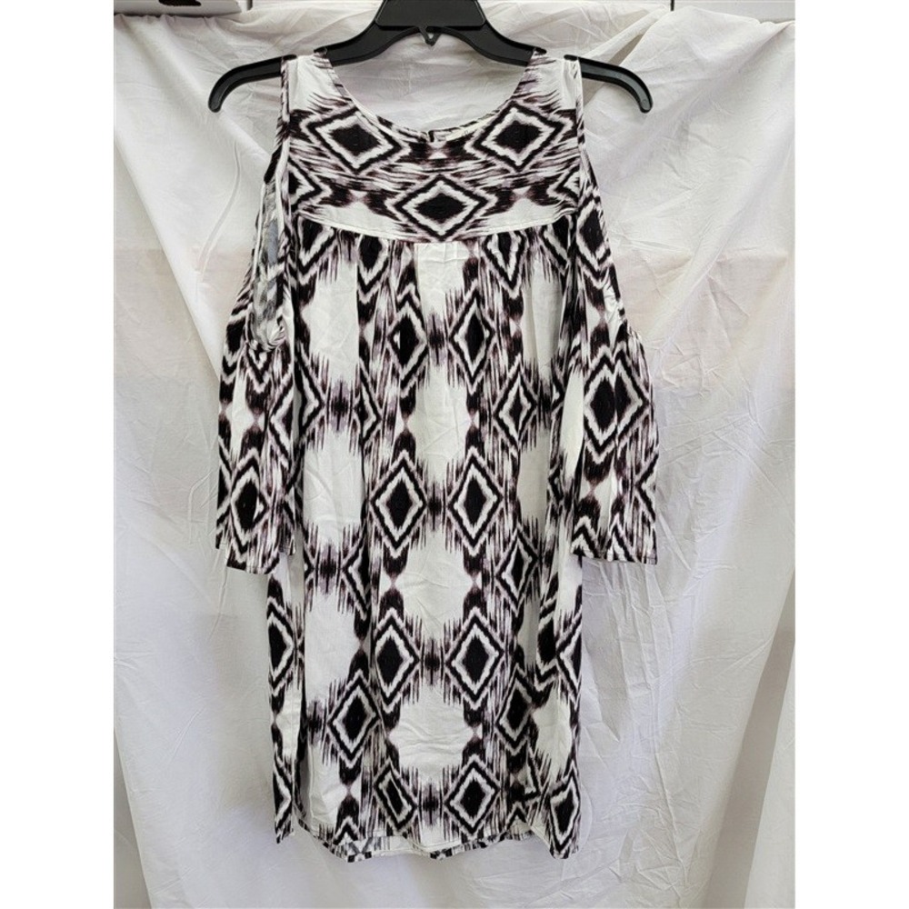 NWOT Glam Boutique S Gray Diamond Cold Shoulder Shift Dress 123110